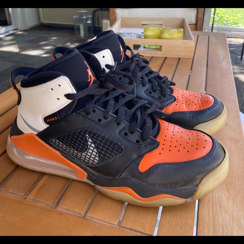 Air Jordan MARS 270 'SHATTERED BACKBOARD'. Sz 9.5.